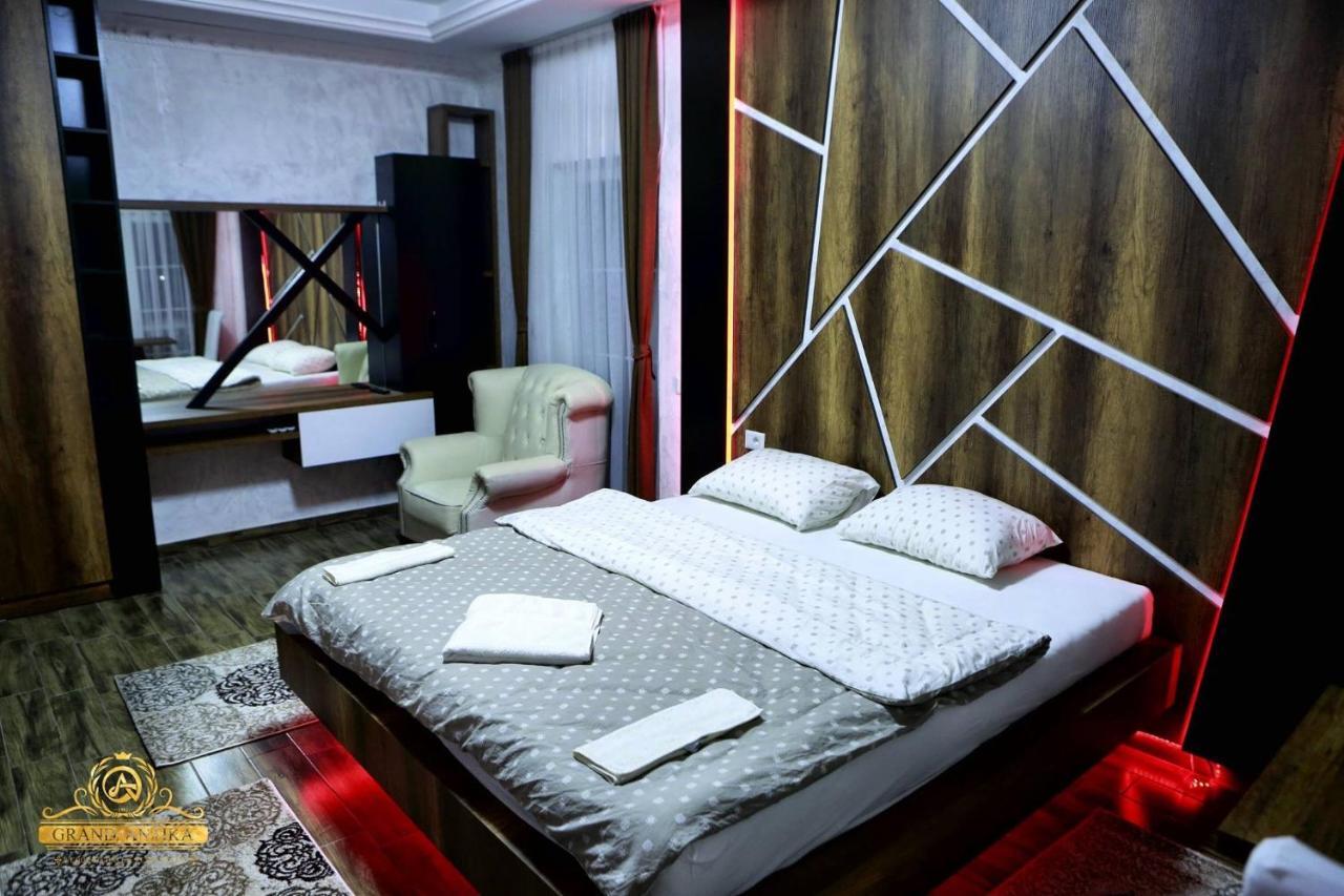 Grand Antika Hotel เปเย ภายนอก รูปภาพ